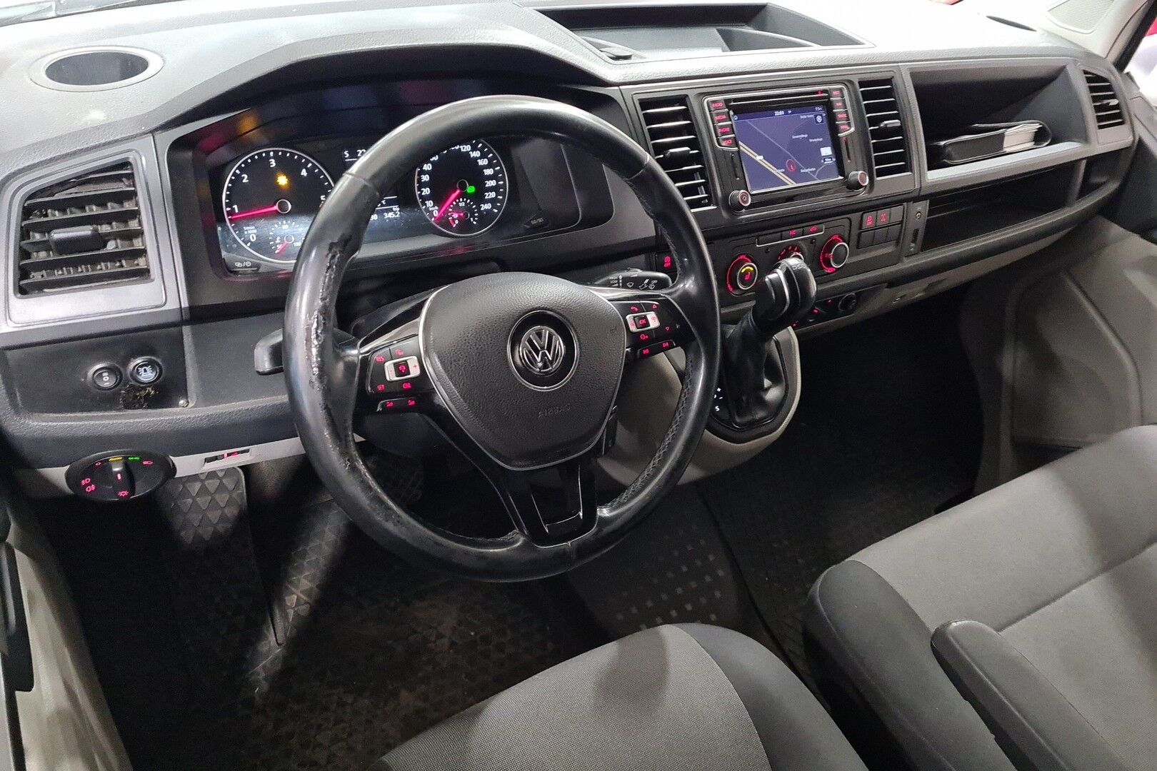 Volkswagen Transporter iso kuva 1