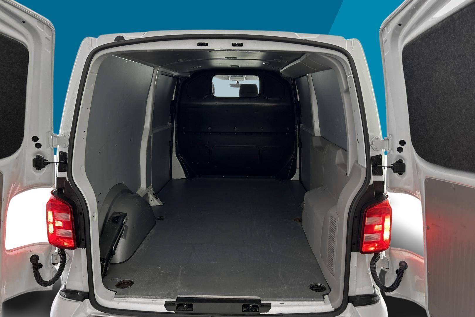 Volkswagen Transporter iso kuva 11