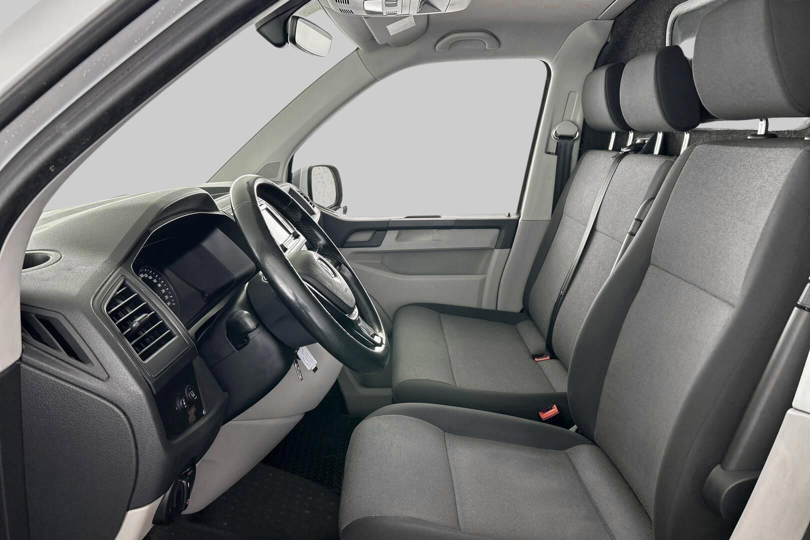 Volkswagen Transporter iso kuva 8
