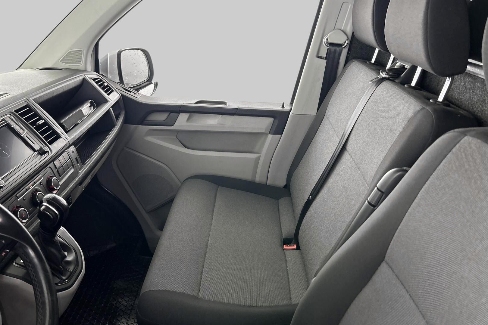 Volkswagen Transporter iso kuva 9