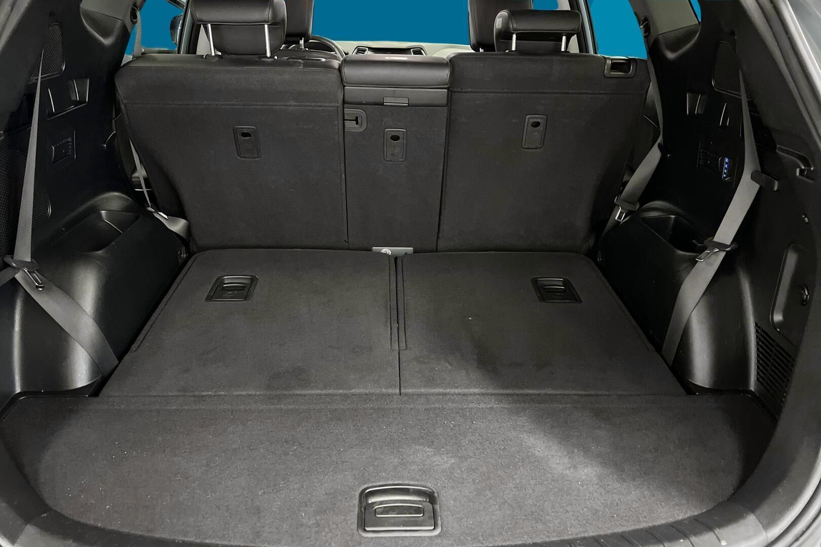 Hyundai Santa Fe iso kuva 12