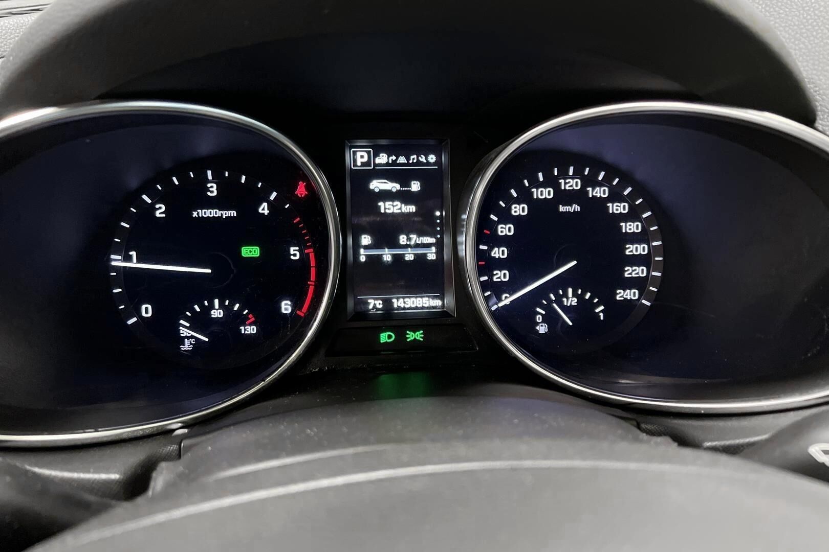 Hyundai Santa Fe iso kuva 13