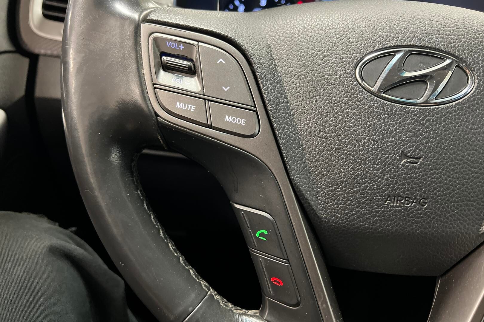 Hyundai Santa Fe iso kuva 18