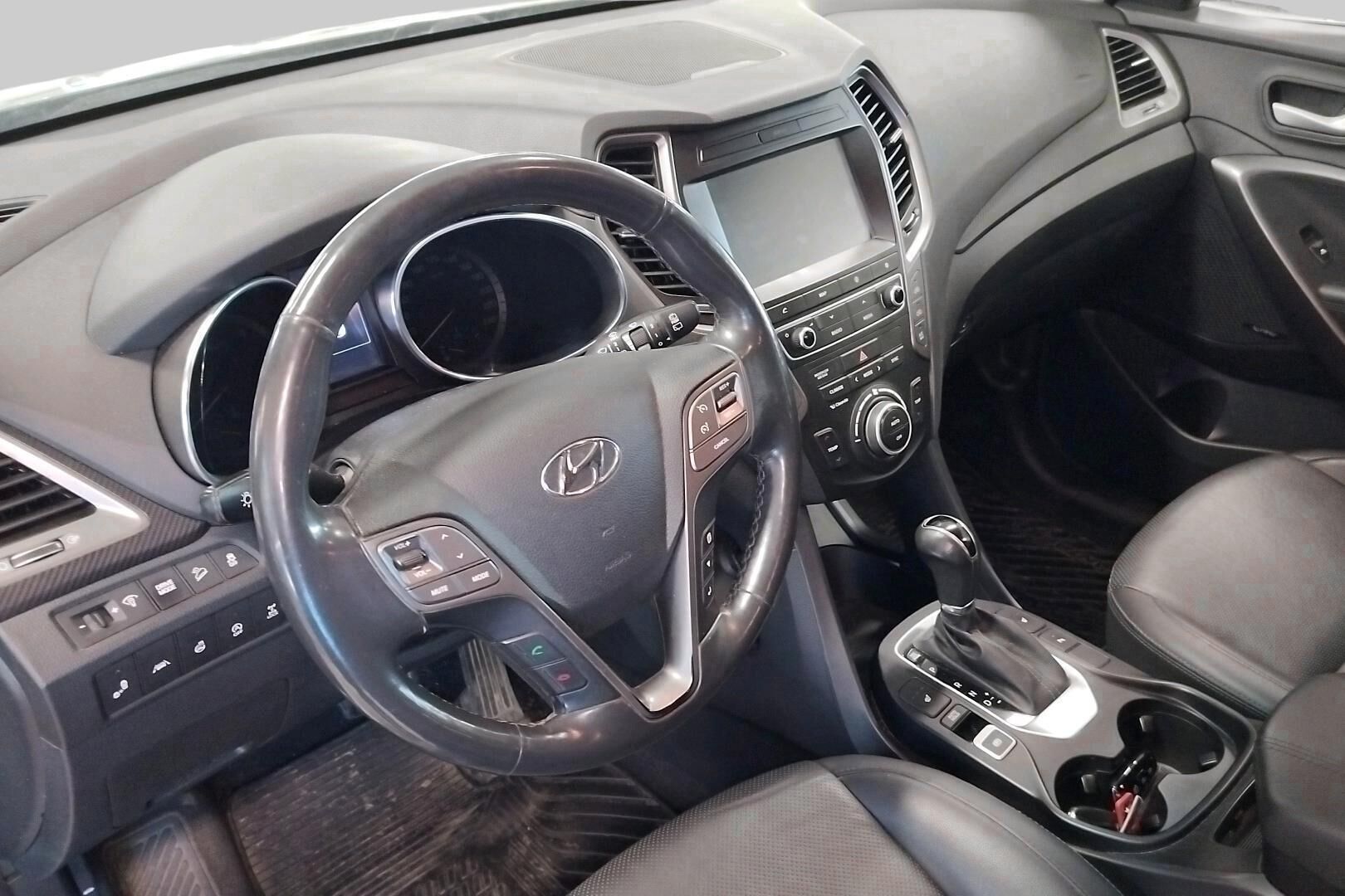 Hyundai Santa Fe iso kuva 2