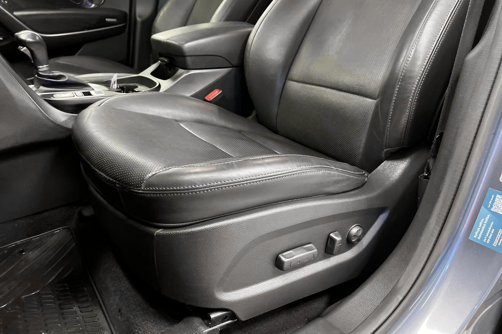 Hyundai Santa Fe iso kuva 21