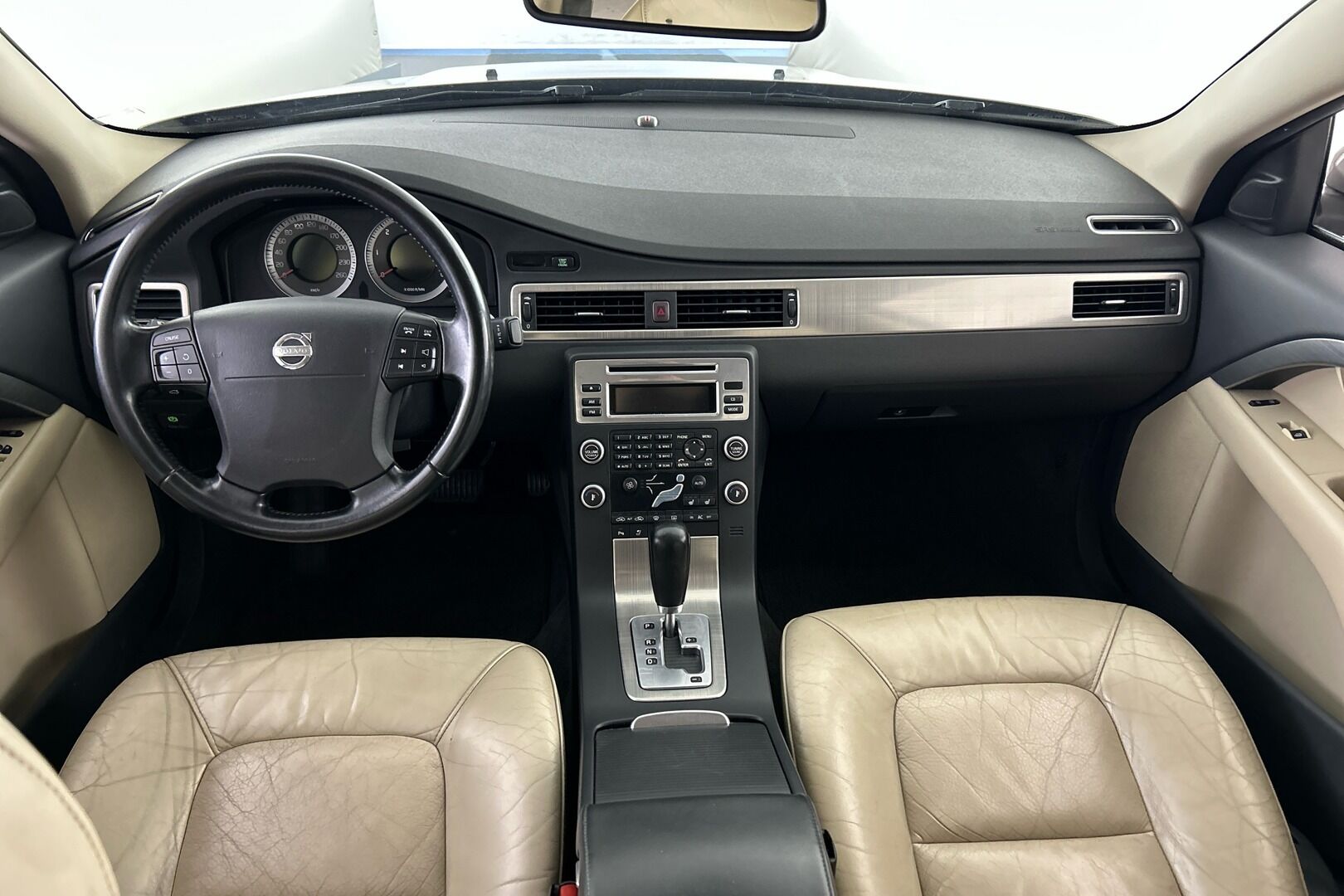 Volvo S80 iso kuva 10