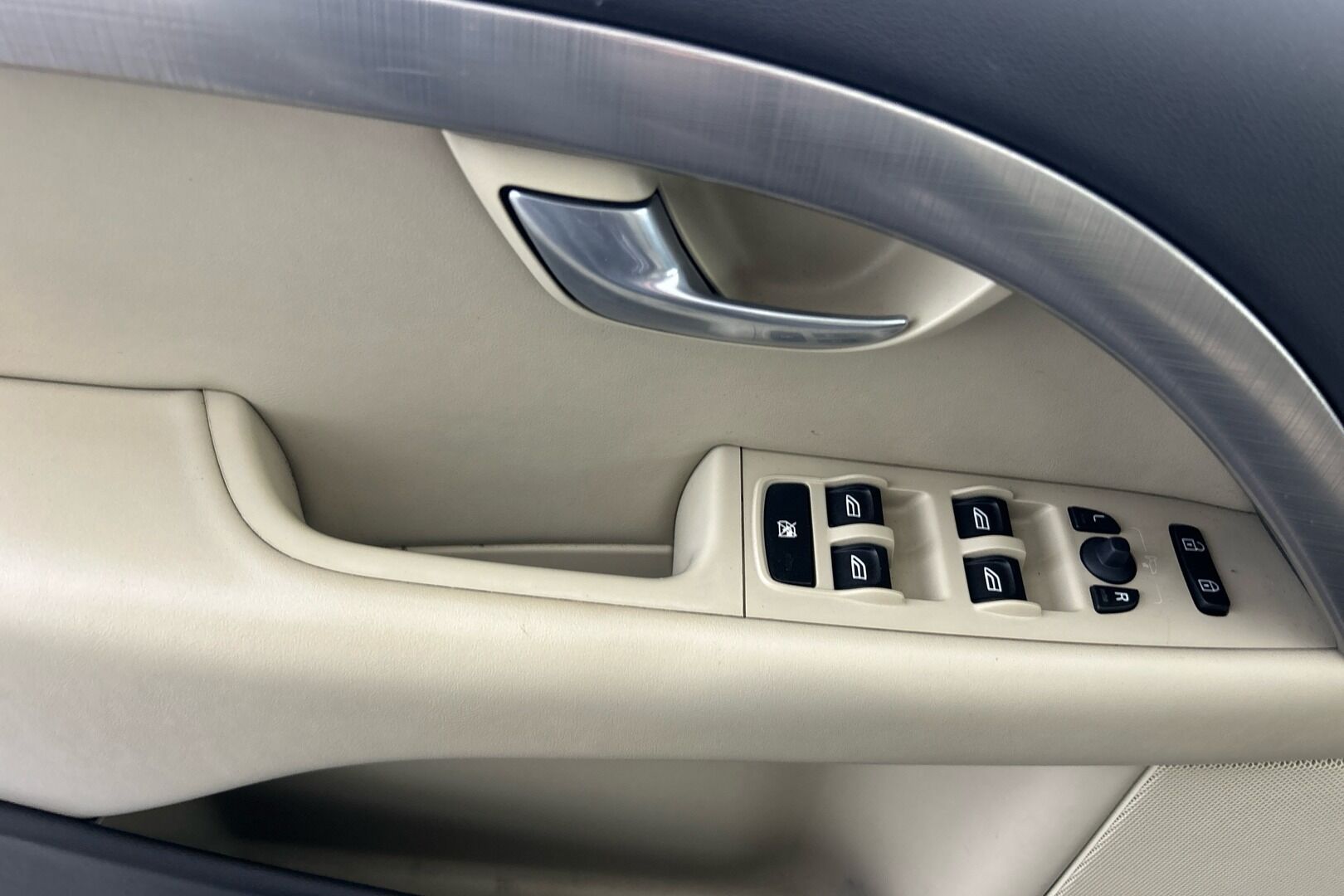 Volvo S80 iso kuva 19