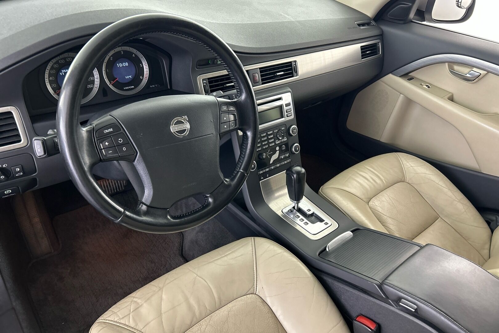 Volvo S80 iso kuva 3