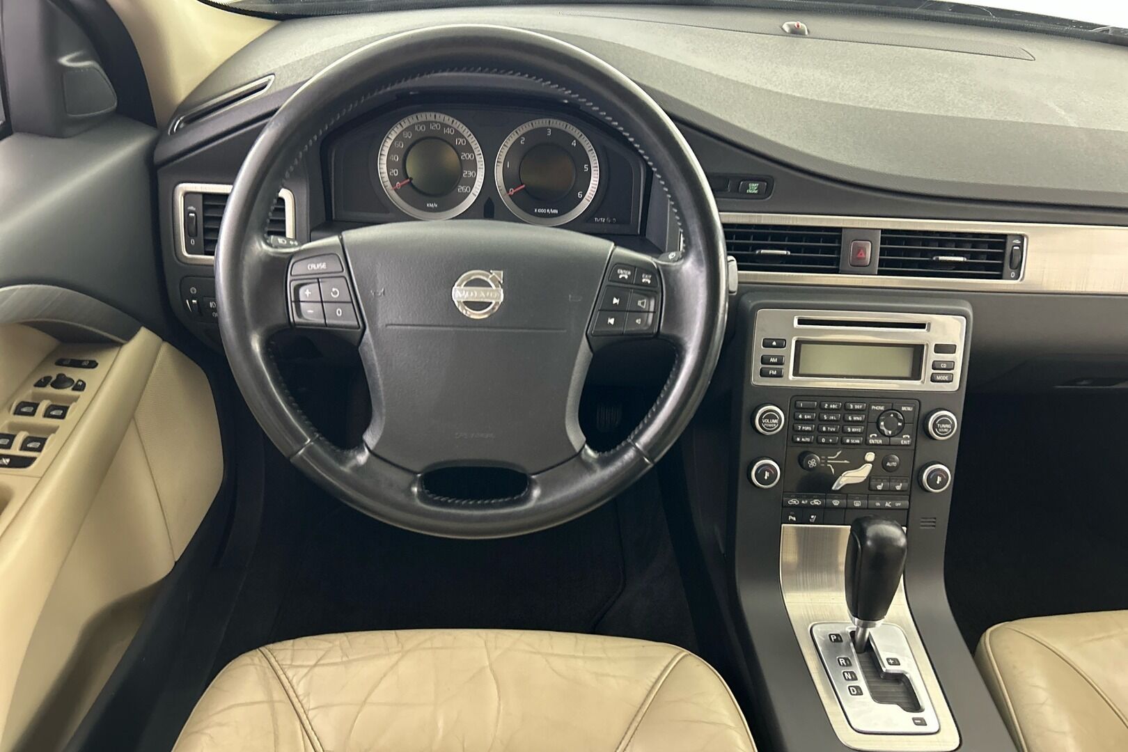 Volvo S80 iso kuva 9