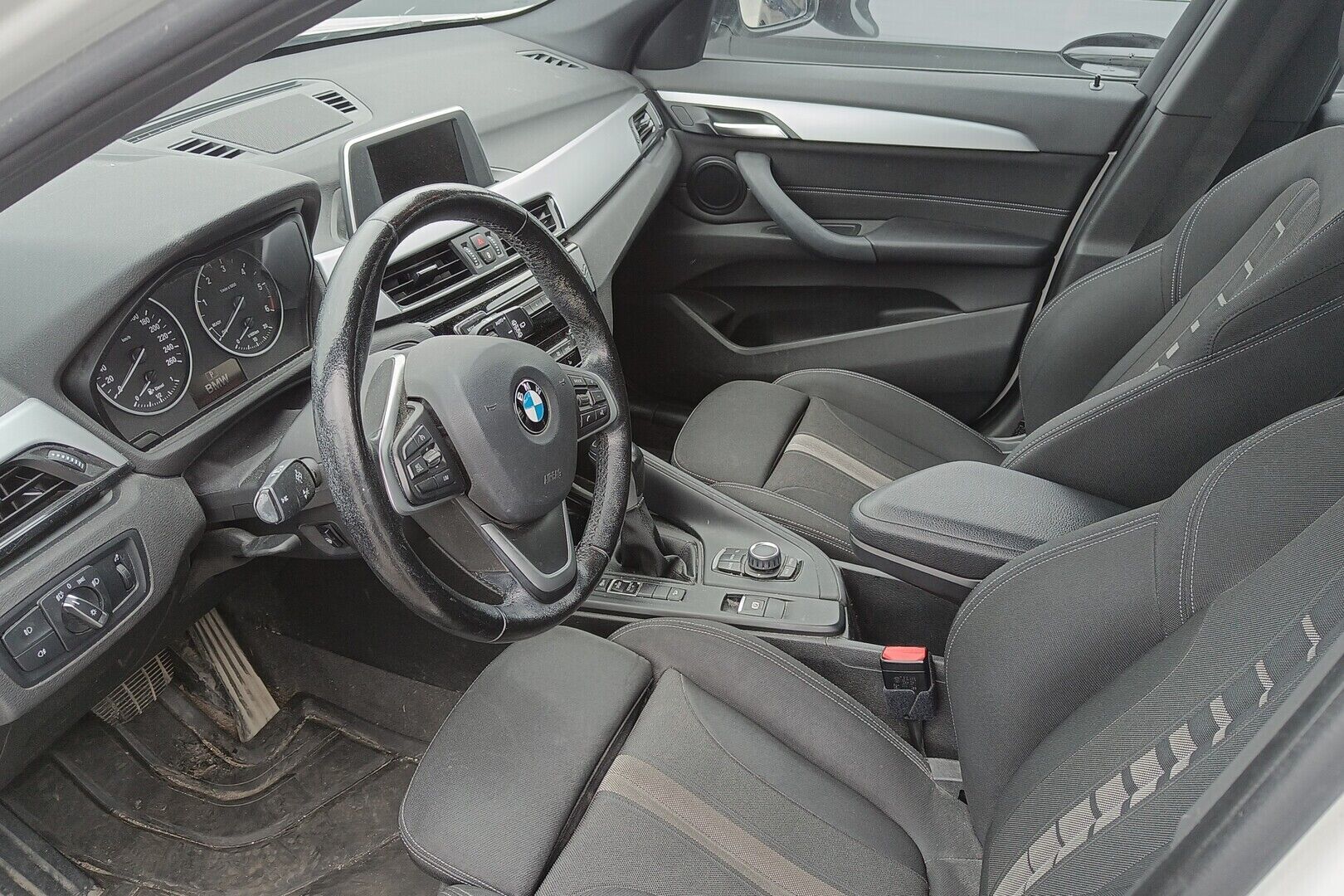 BMW X1 iso kuva 1