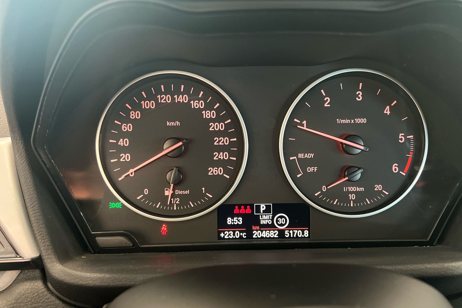 BMW X1 iso kuva 11