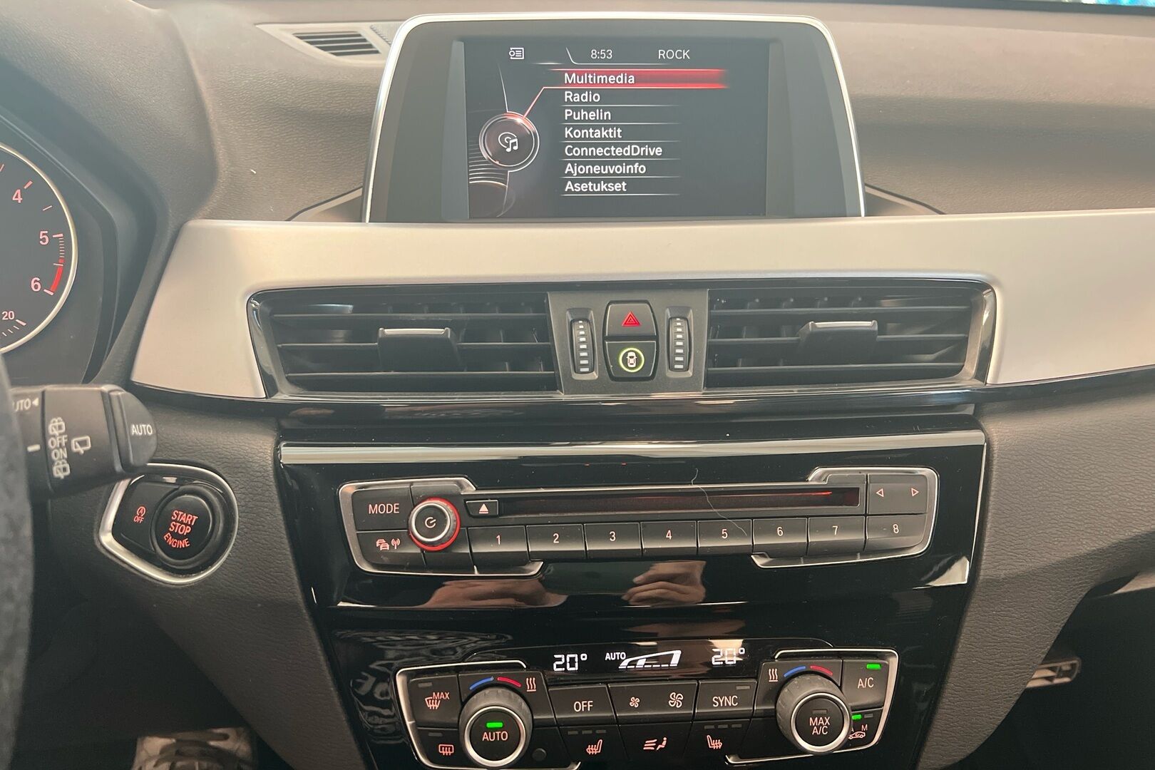 BMW X1 iso kuva 12