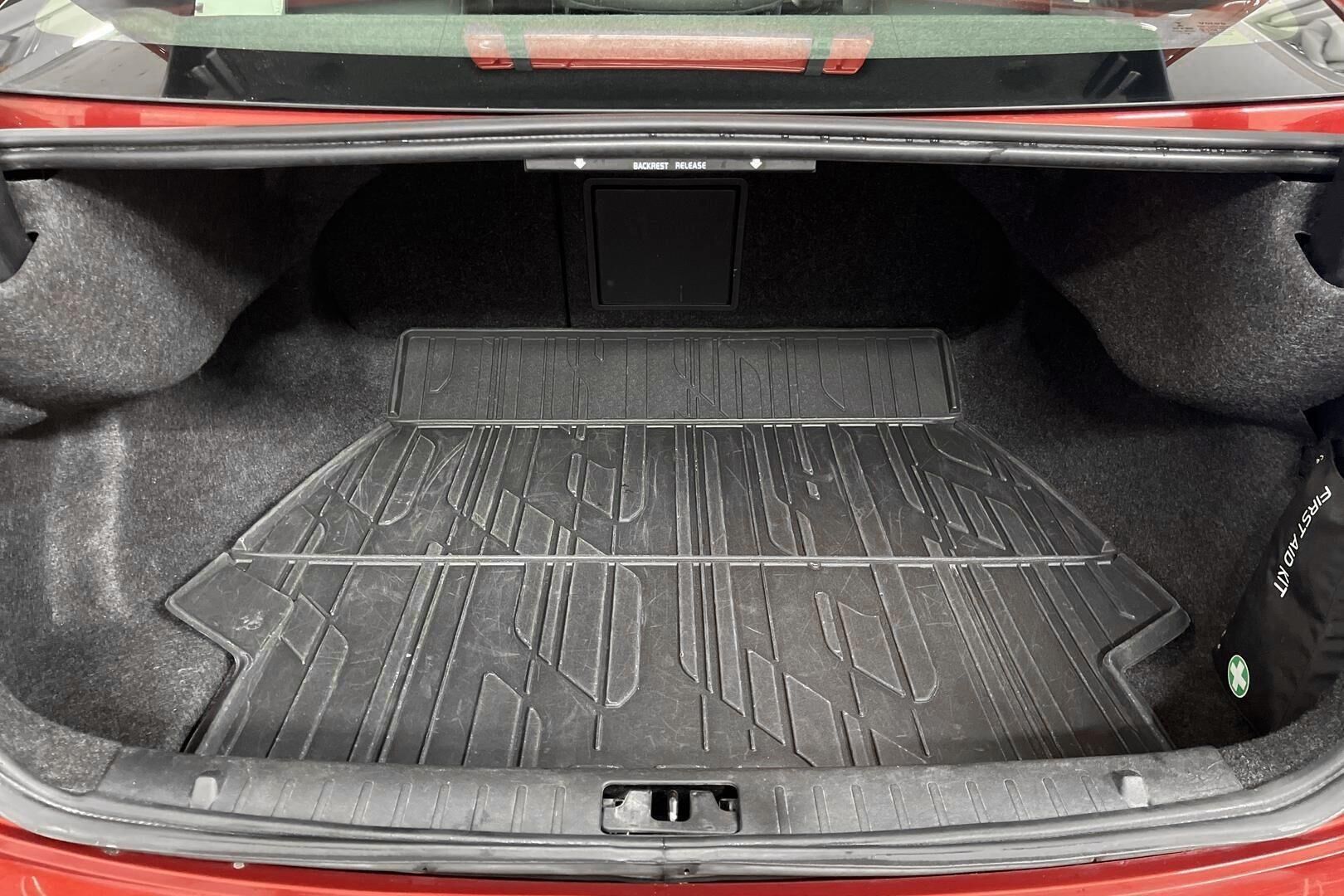 Volvo S60 iso kuva 12