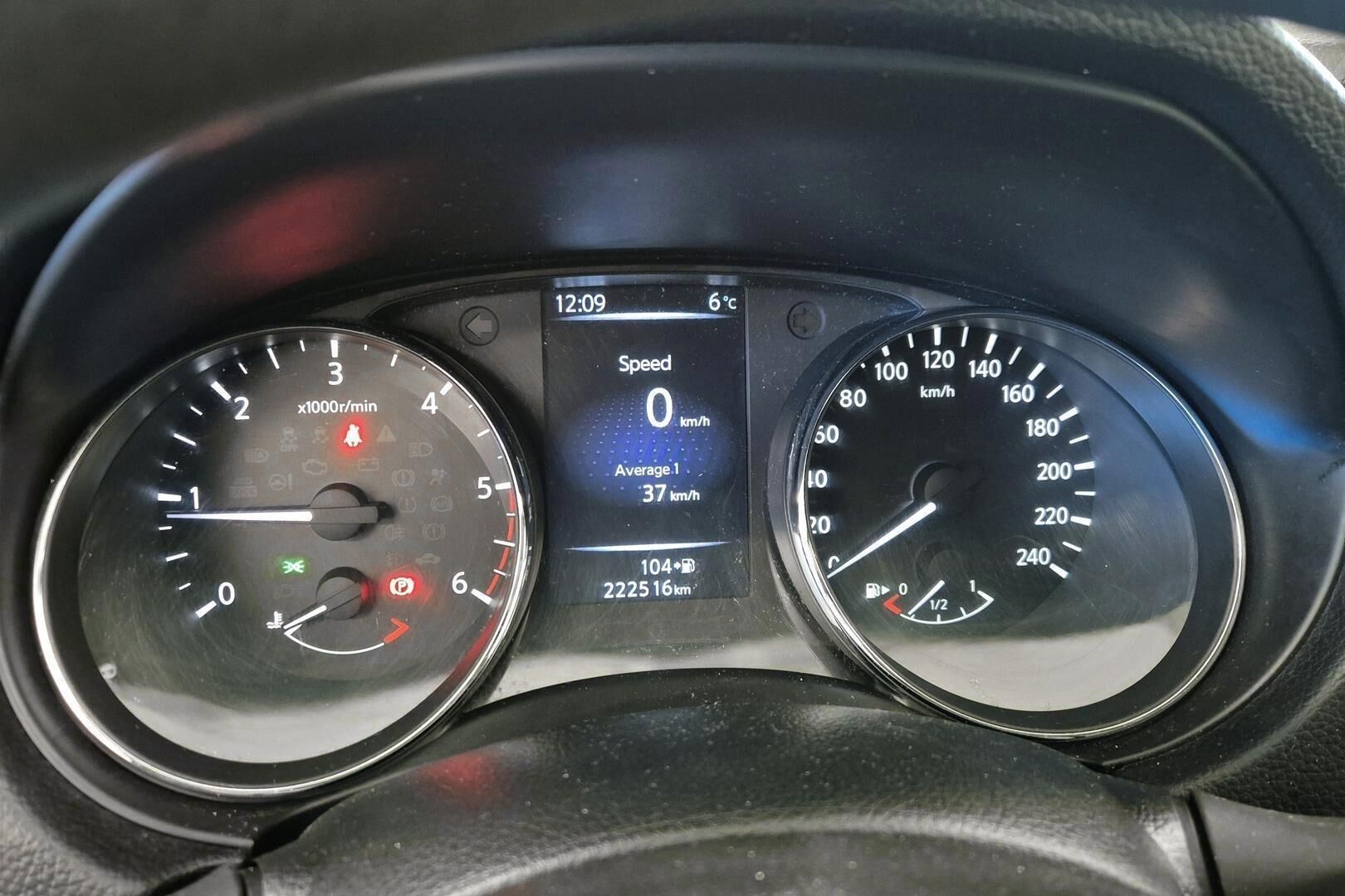 Nissan Qashqai iso kuva 14