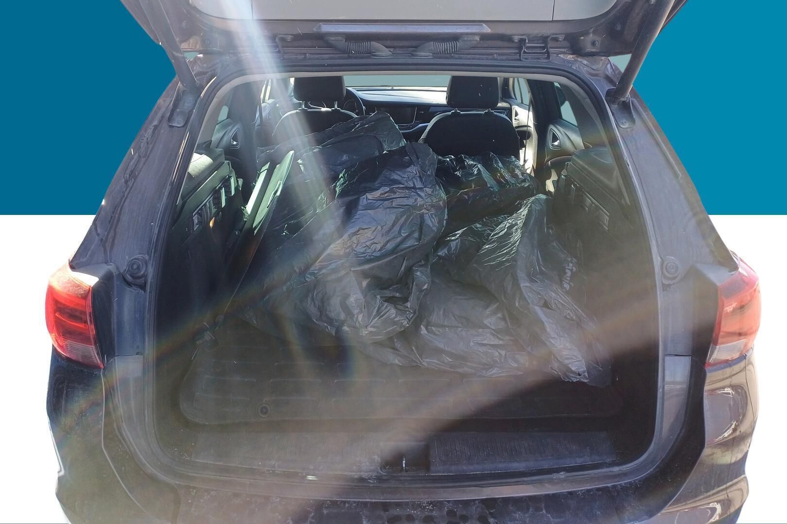 Opel Astra iso kuva 12