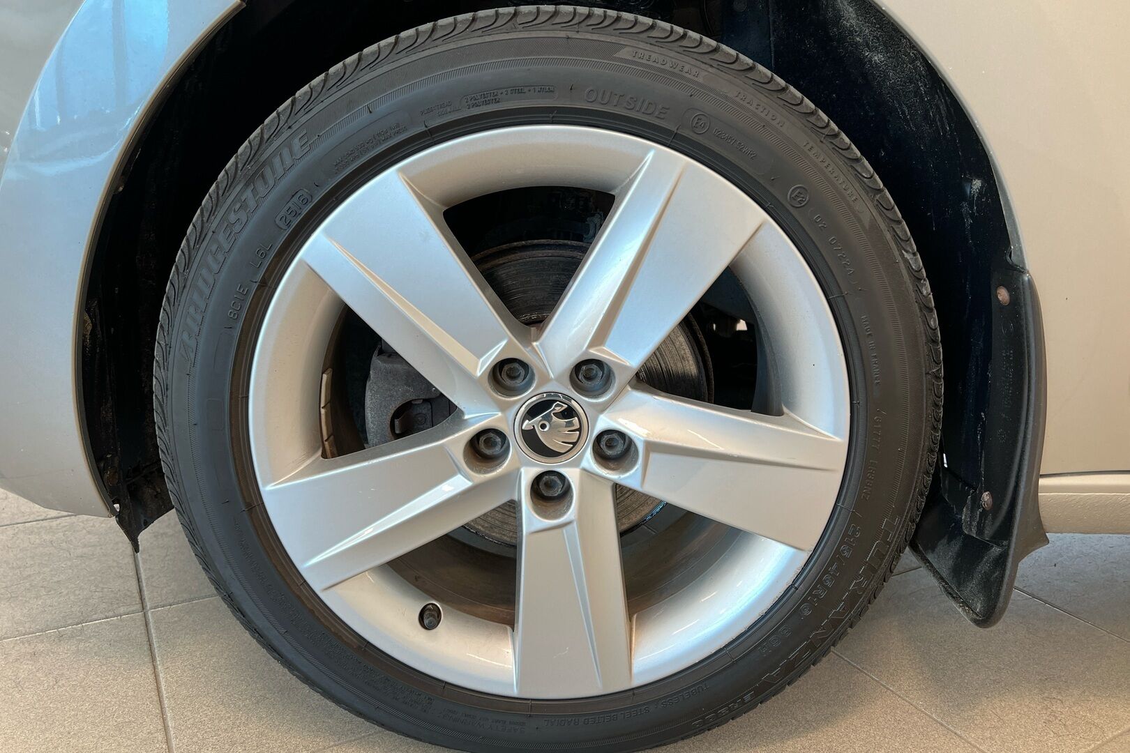Skoda Rapid iso kuva 10