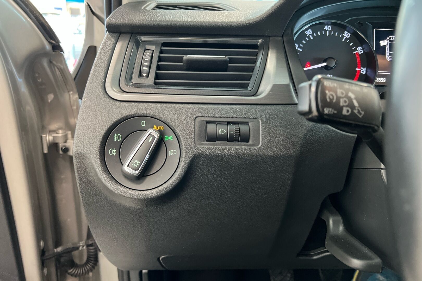 Skoda Rapid iso kuva 18