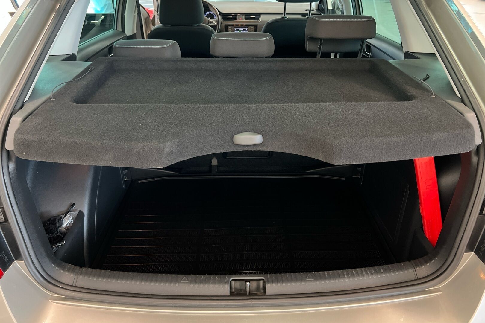 Skoda Rapid iso kuva 9
