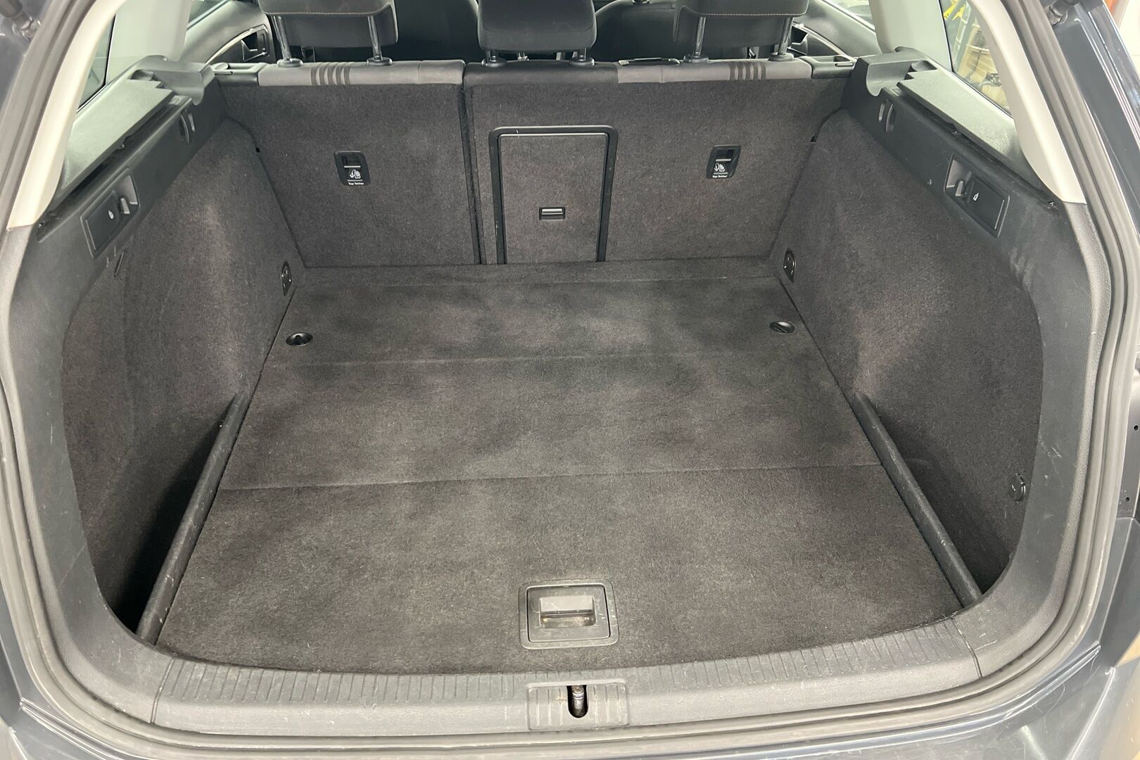 Volkswagen Golf iso kuva 9