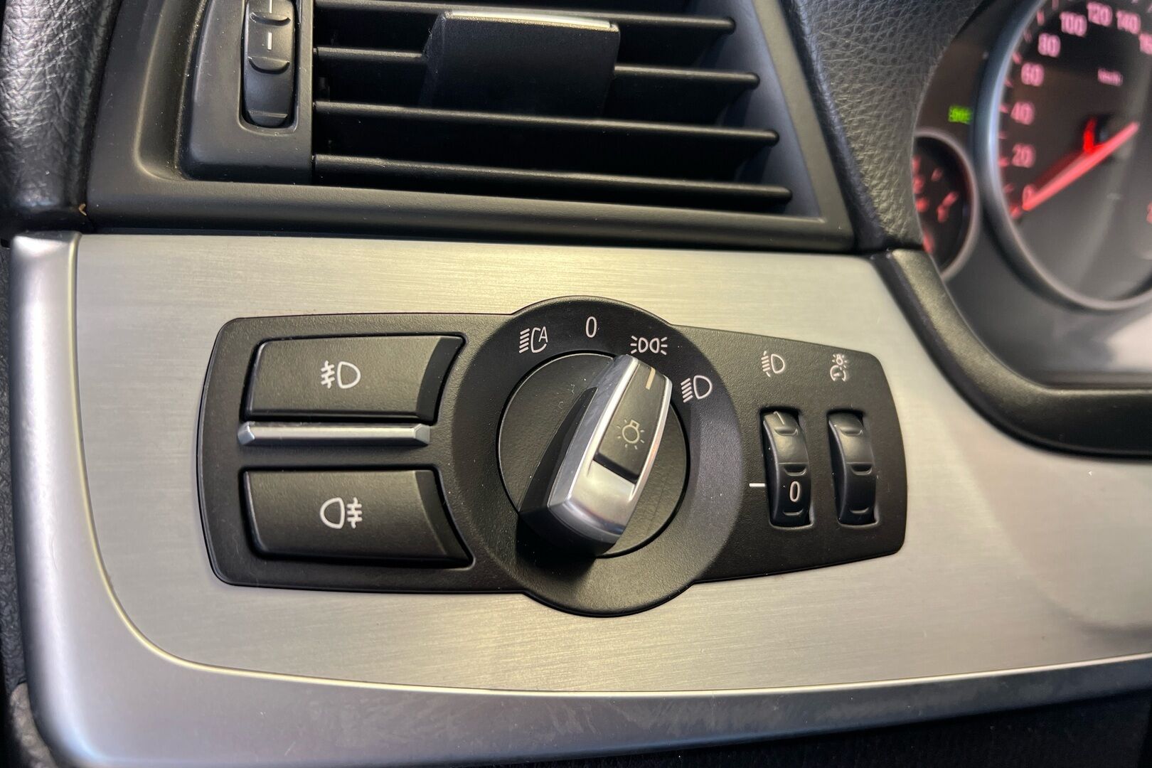 BMW 5-sarja iso kuva 23