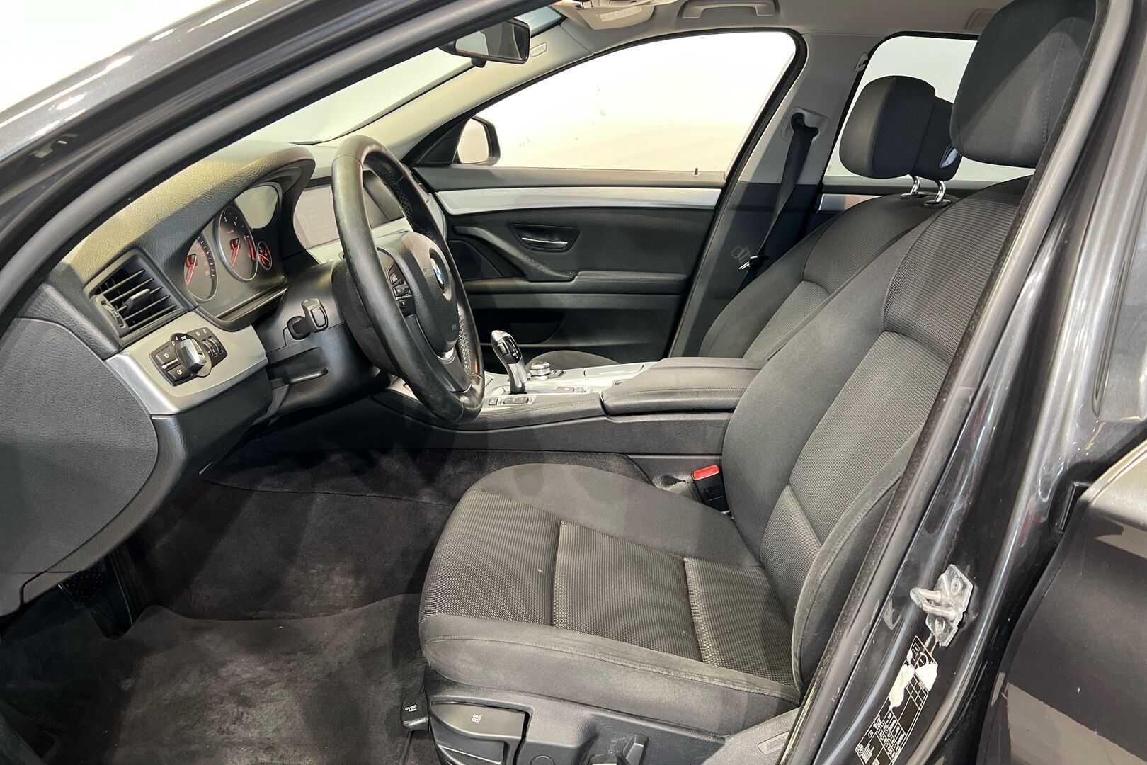 BMW 5-sarja iso kuva 7