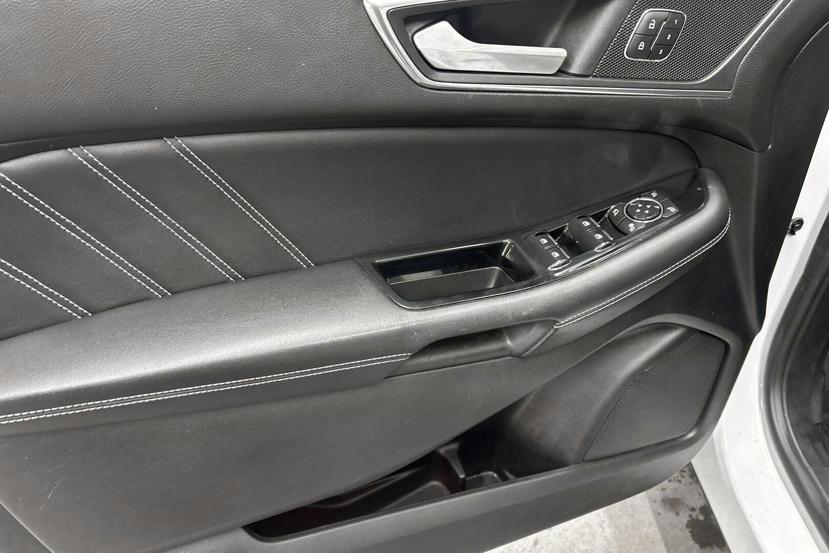 Ford Edge iso kuva 12