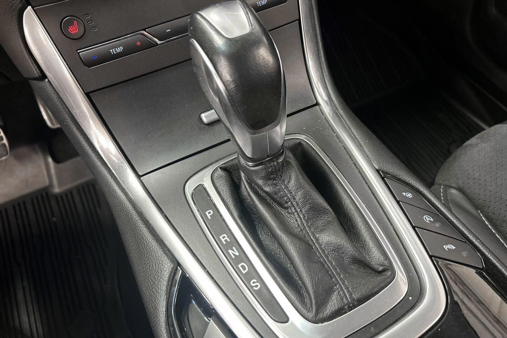 Ford Edge iso kuva 23
