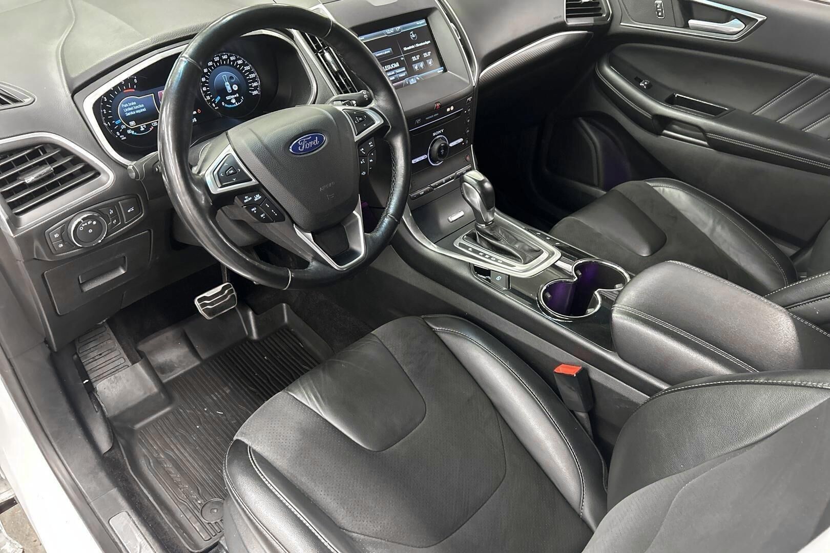 Ford Edge iso kuva 7