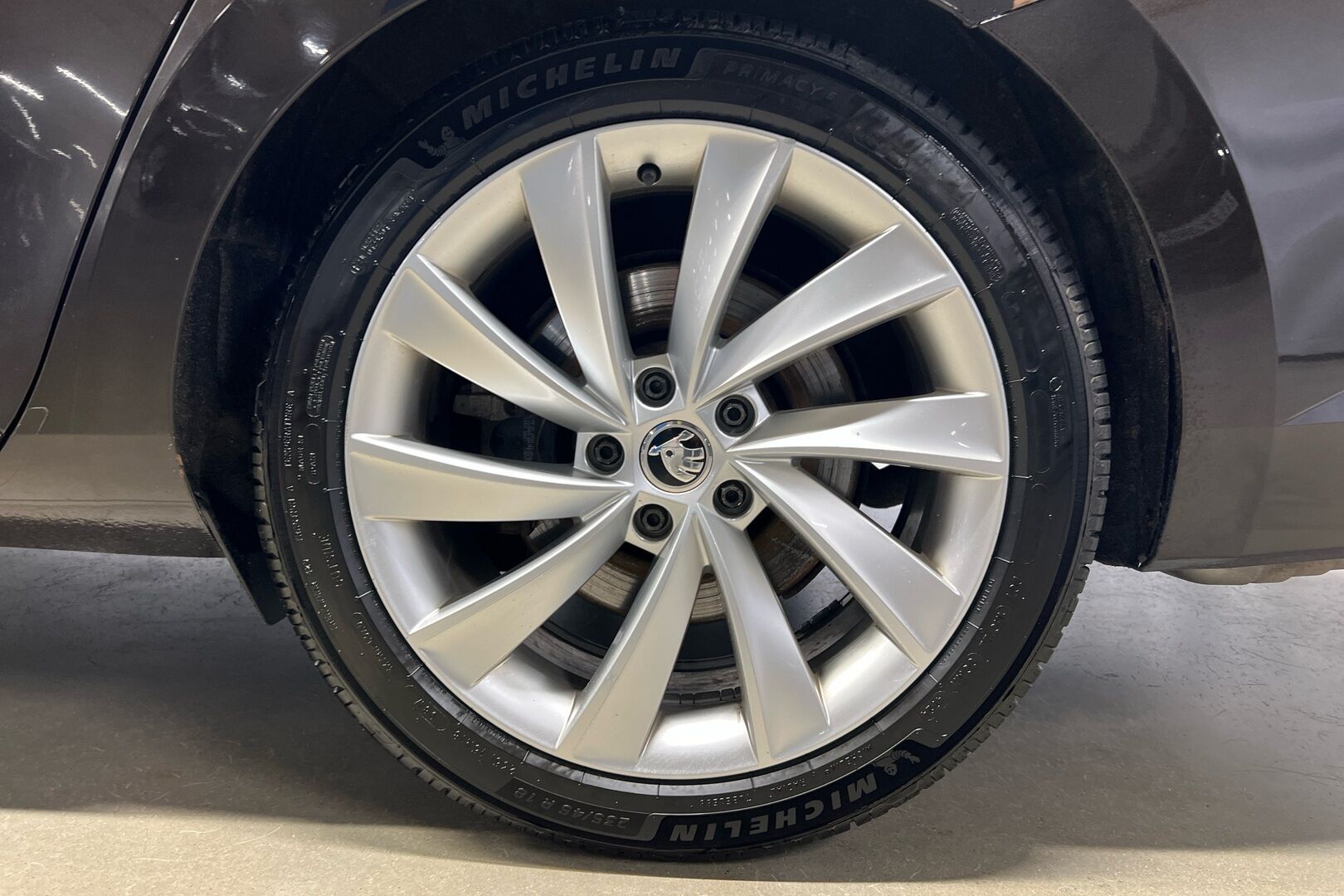 Skoda Superb iso kuva 18