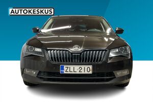 Skoda Superb esikatselu 4