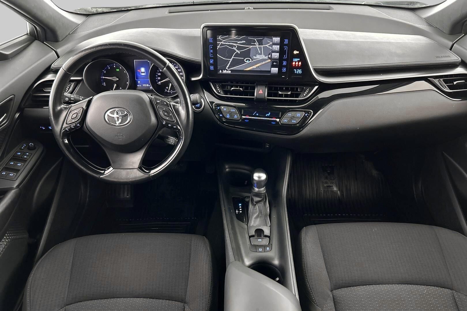 Toyota C-HR iso kuva 11