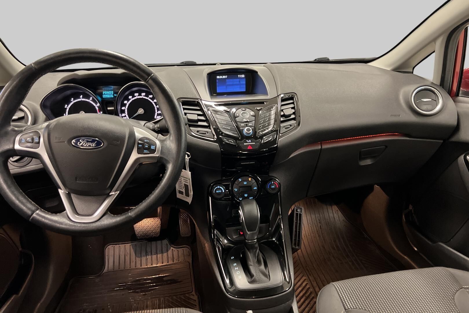 Ford Fiesta iso kuva 11