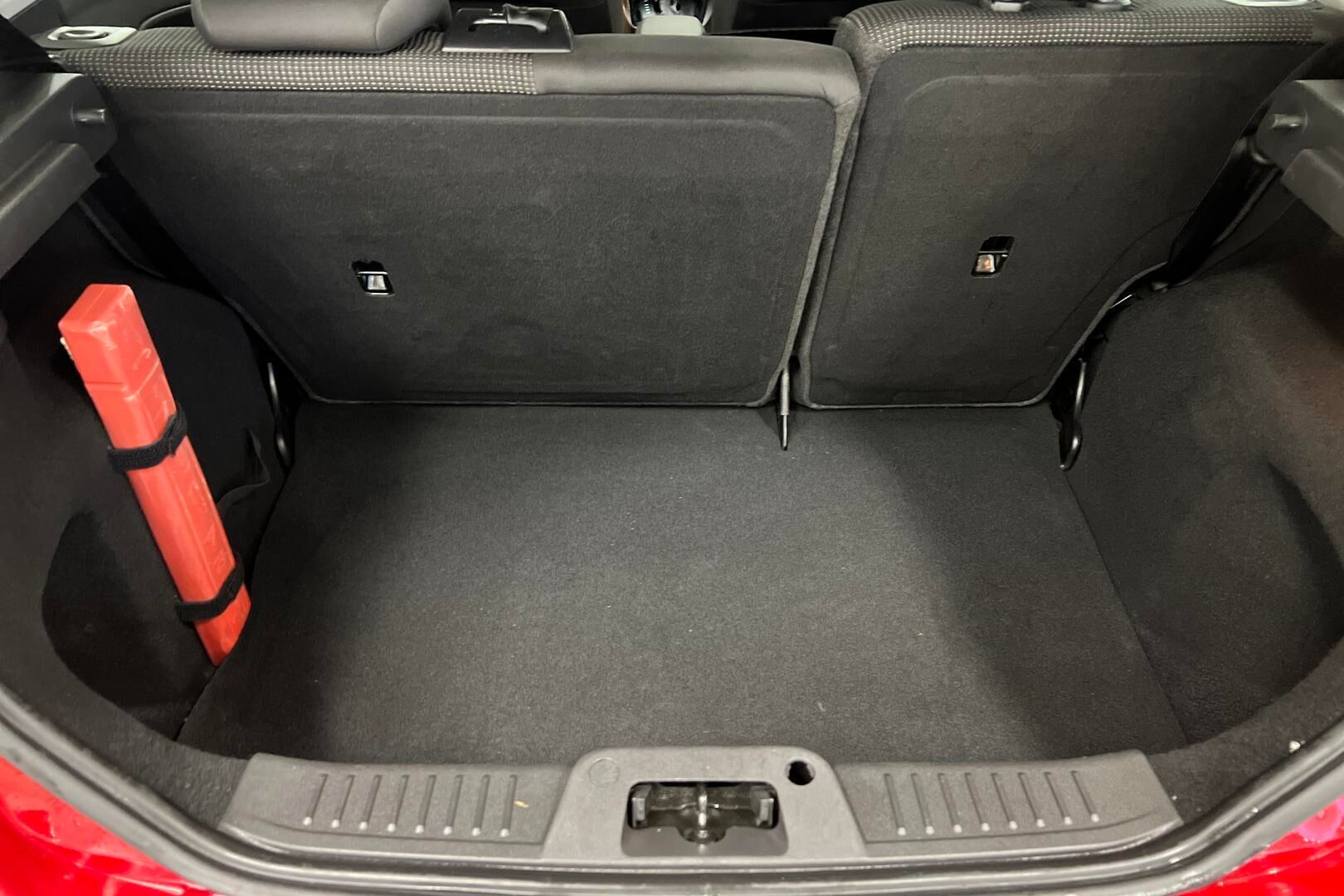 Ford Fiesta iso kuva 12