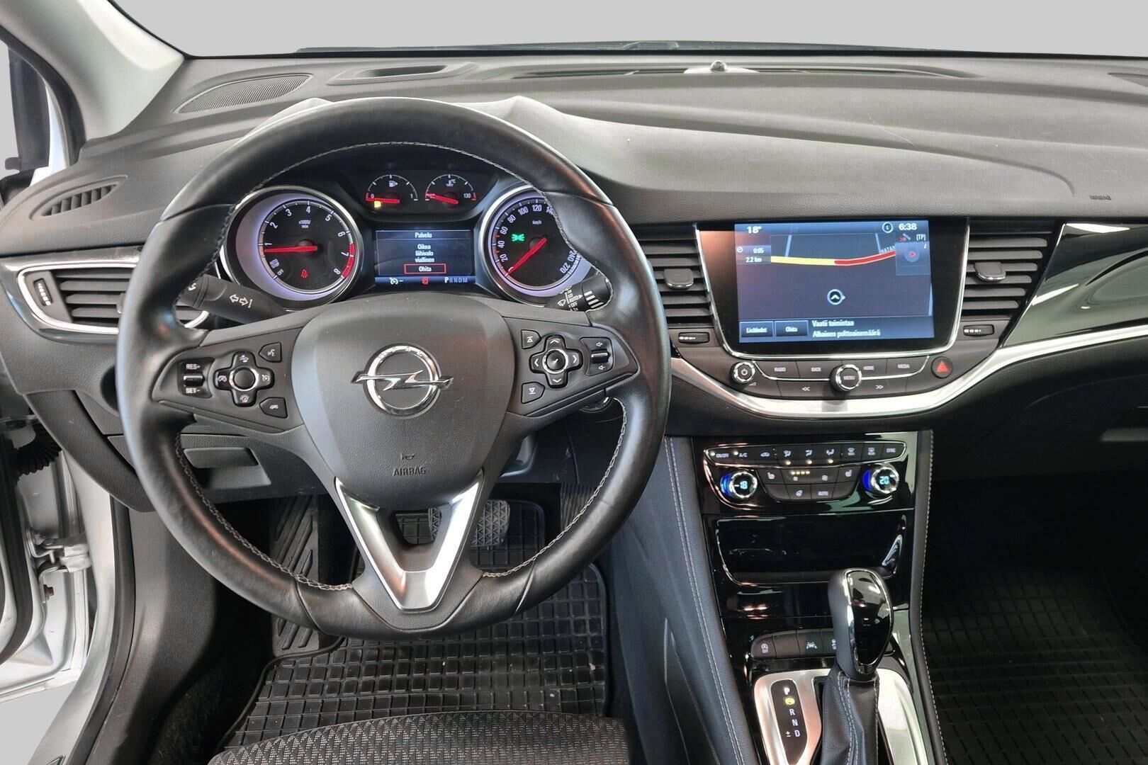 Opel Astra iso kuva 11