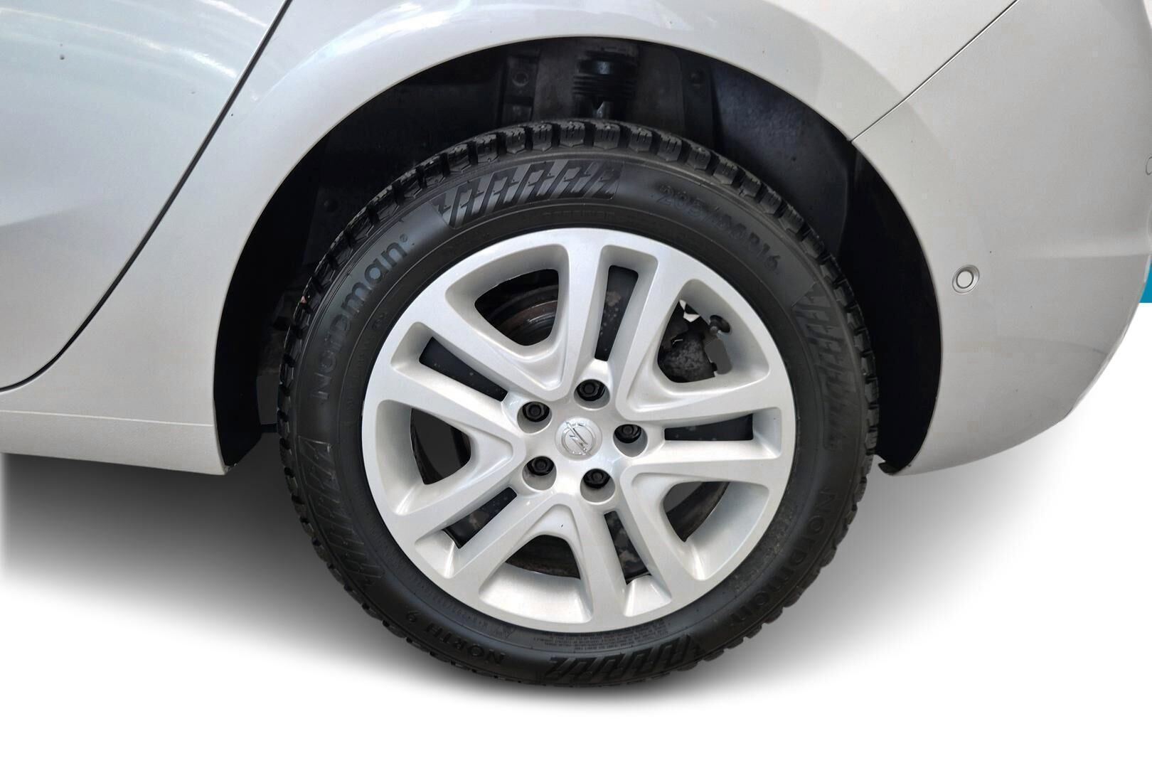 Opel Astra iso kuva 13