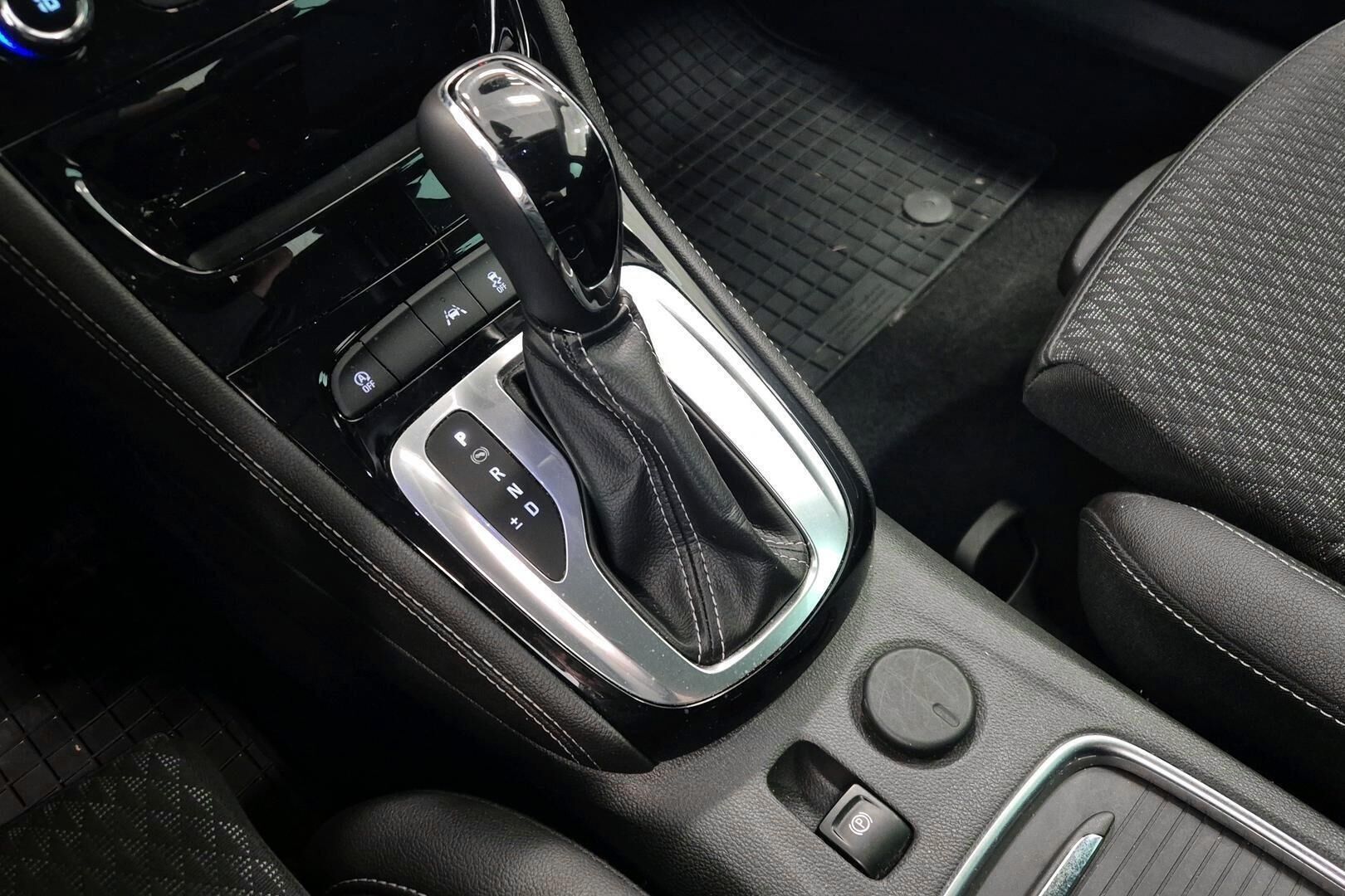 Opel Astra iso kuva 17