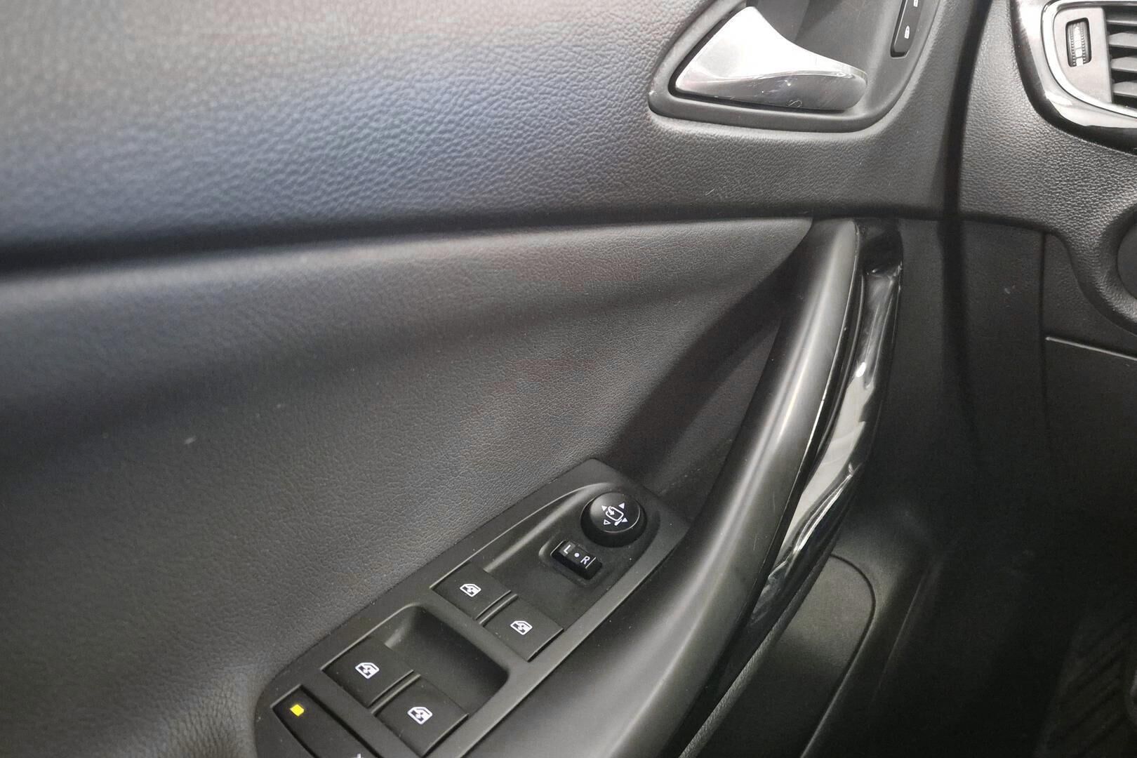 Opel Astra iso kuva 20