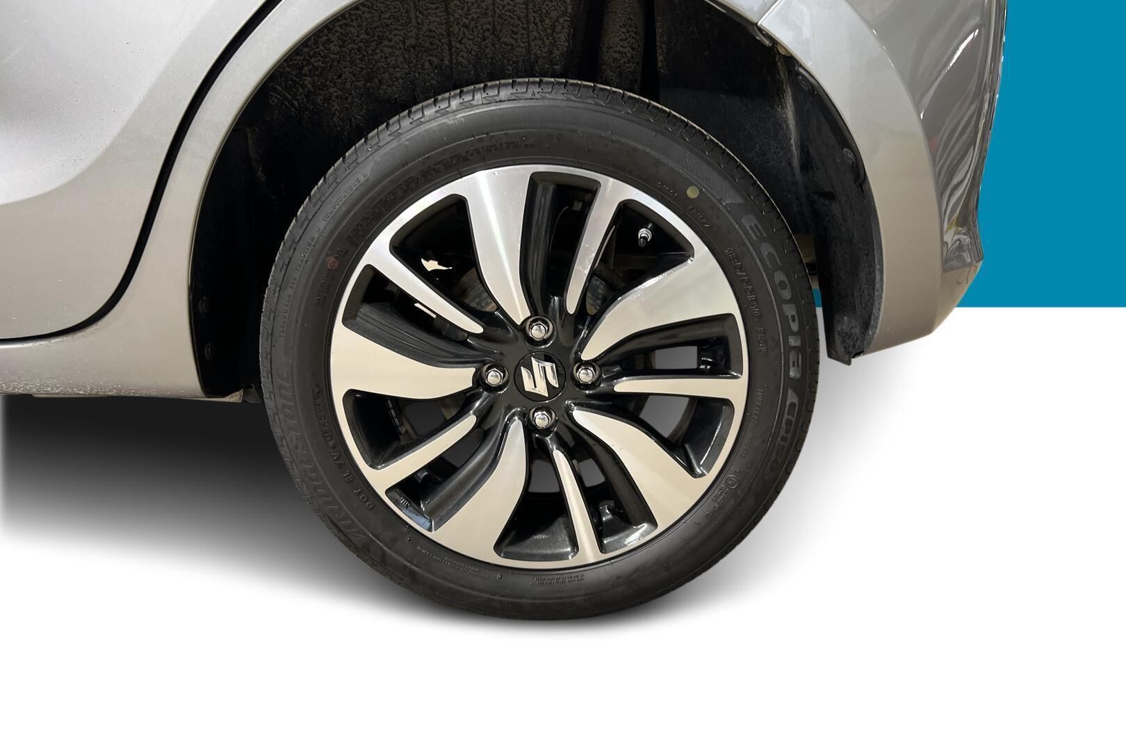 Suzuki Swift iso kuva 15