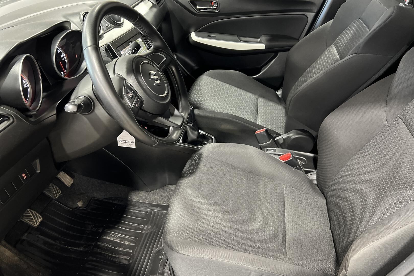 Suzuki Swift iso kuva 11