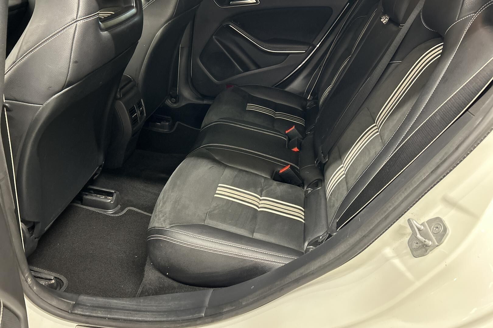 Mercedes-Benz CLA iso kuva 10