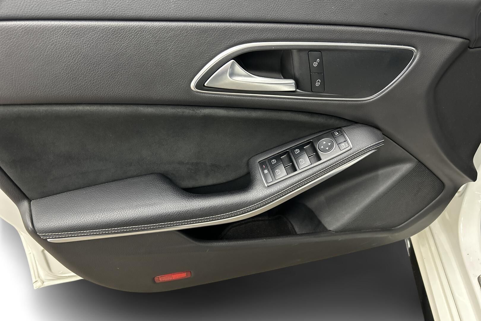 Mercedes-Benz CLA iso kuva 14
