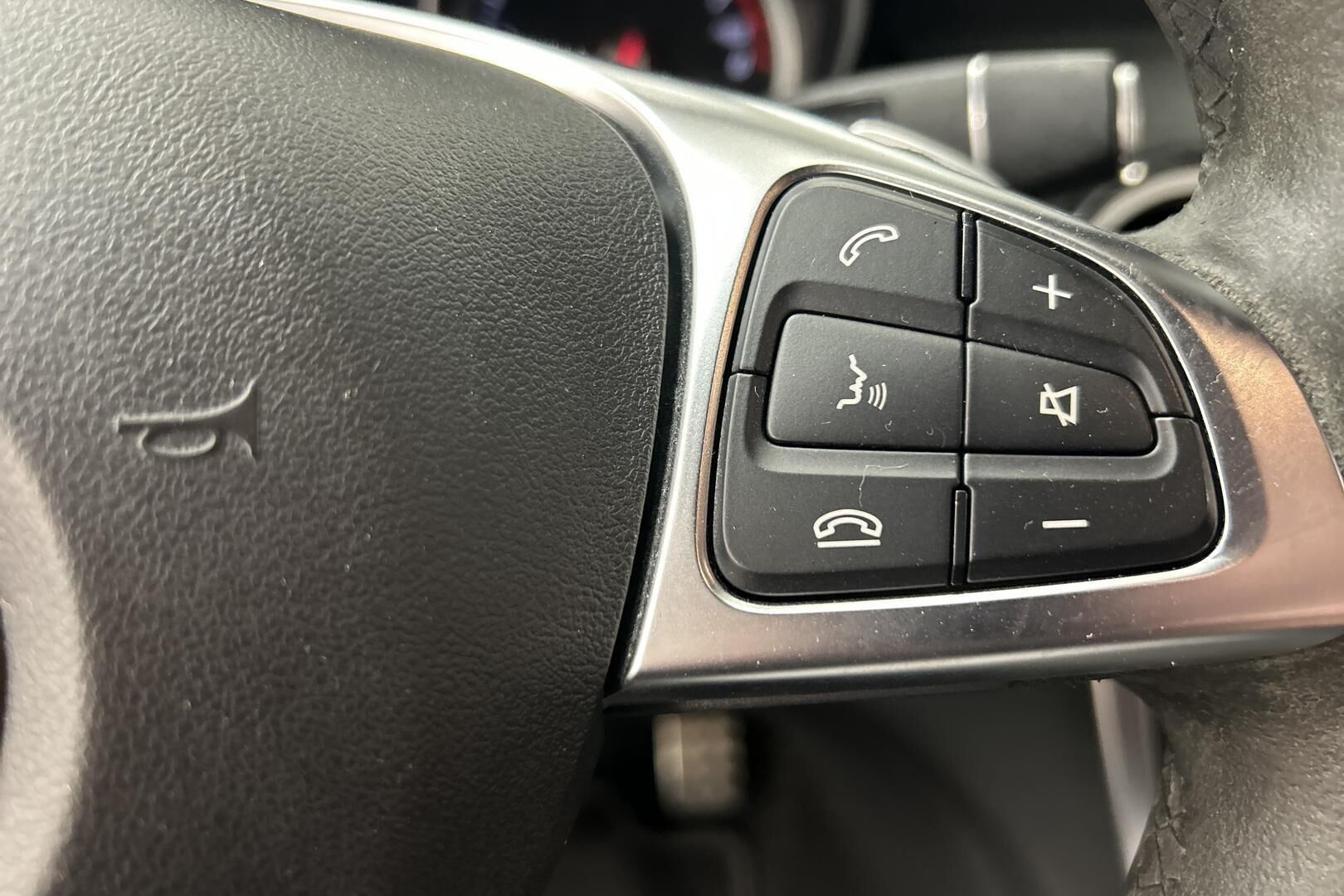 Mercedes-Benz CLA iso kuva 17