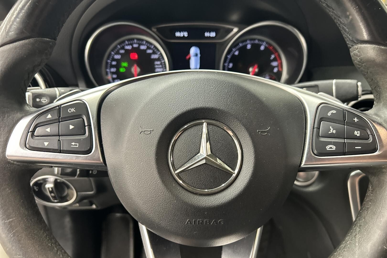 Mercedes-Benz CLA iso kuva 19
