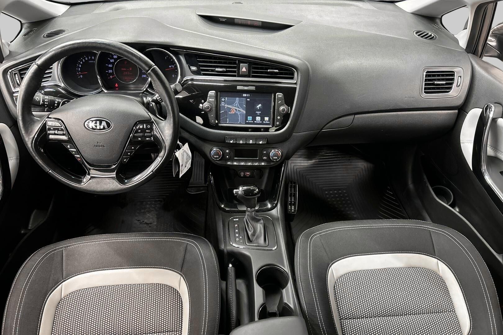 Kia cee'd iso kuva 18