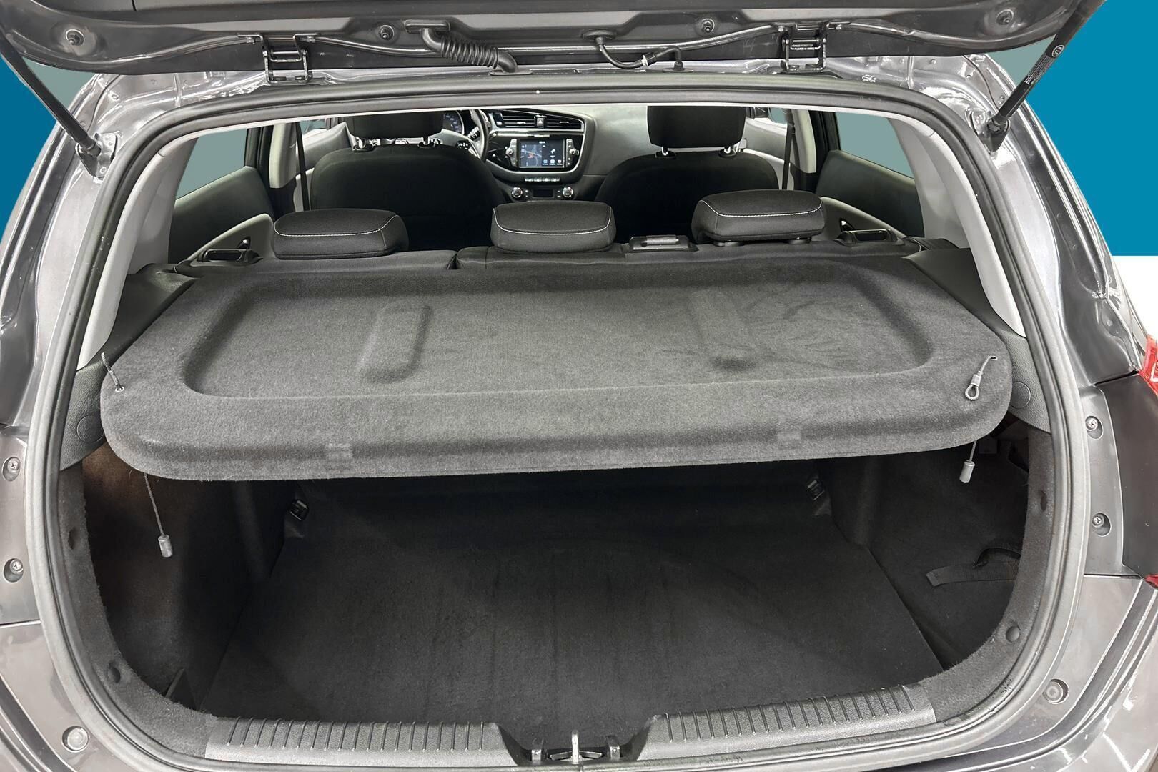 Kia cee'd iso kuva 8