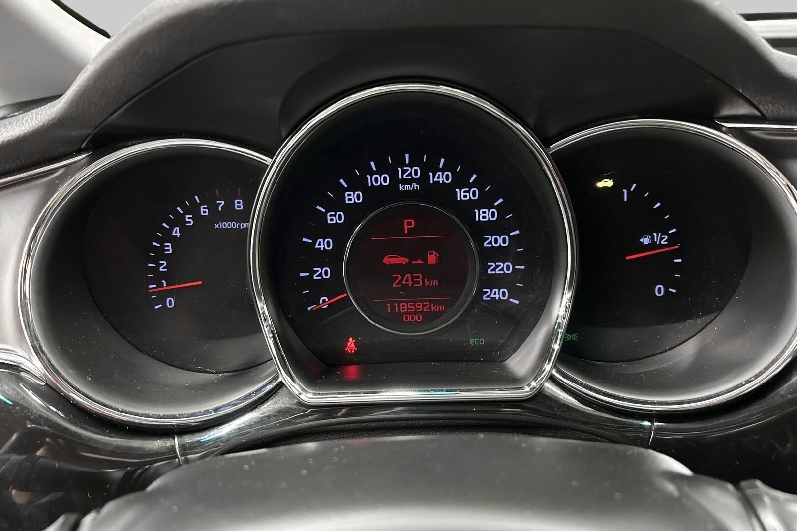Kia cee'd iso kuva 9