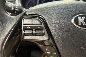 Kia cee'd esikatselu 12