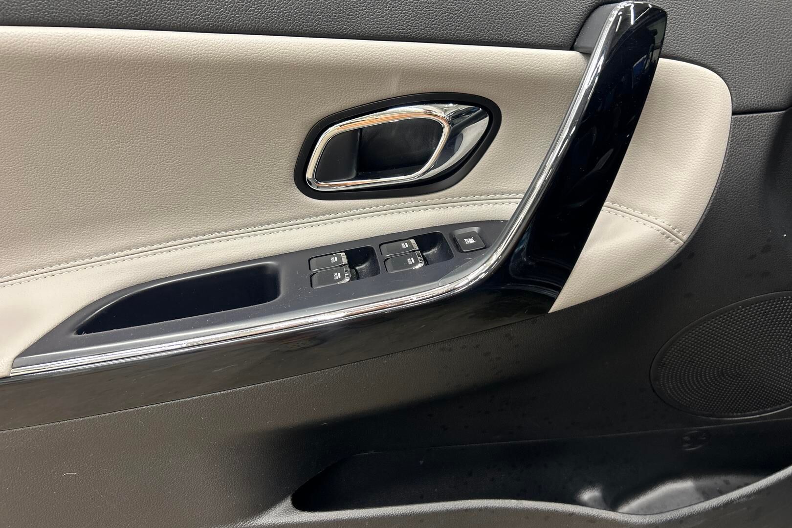Kia cee'd iso kuva 13
