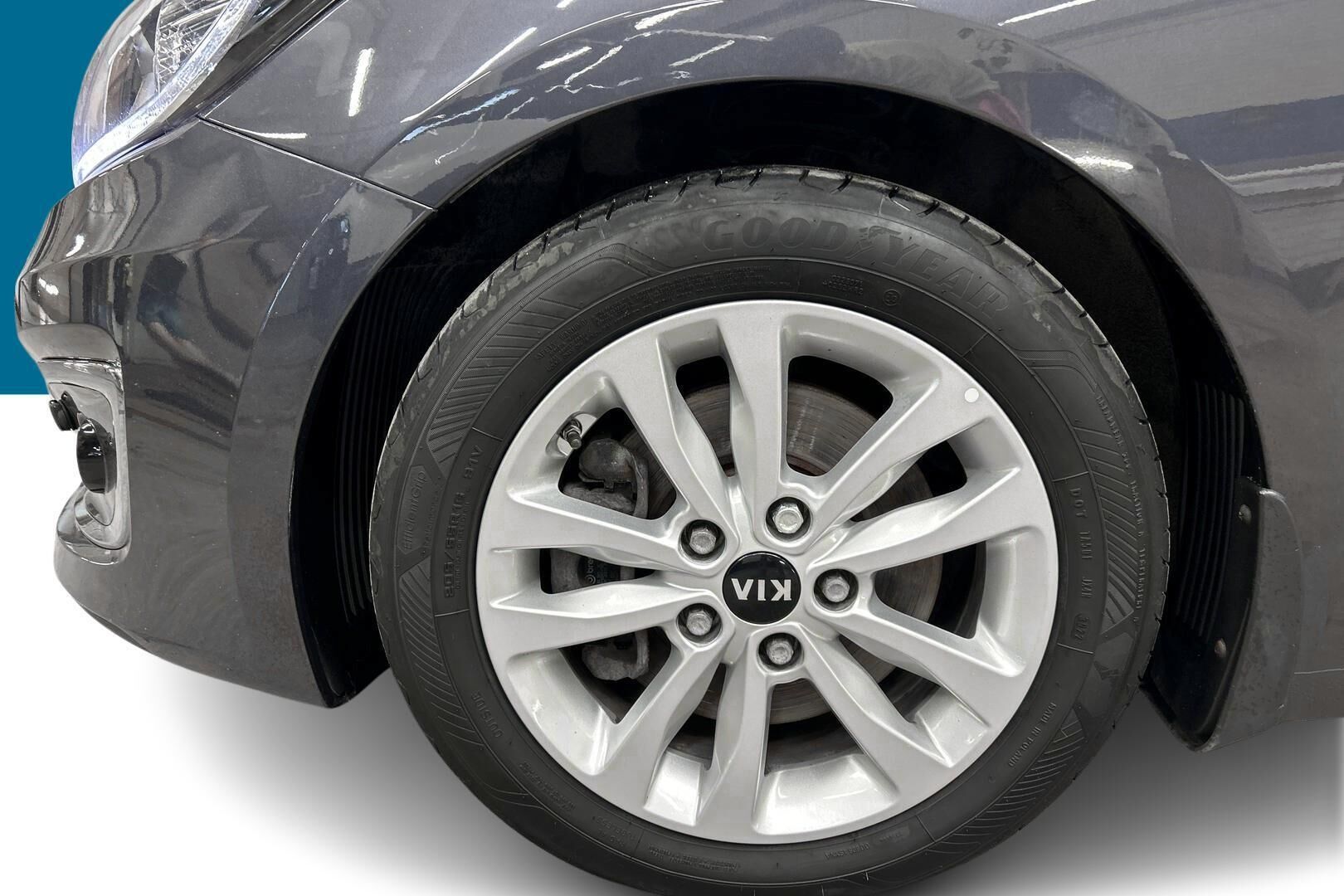 Kia cee'd iso kuva 14