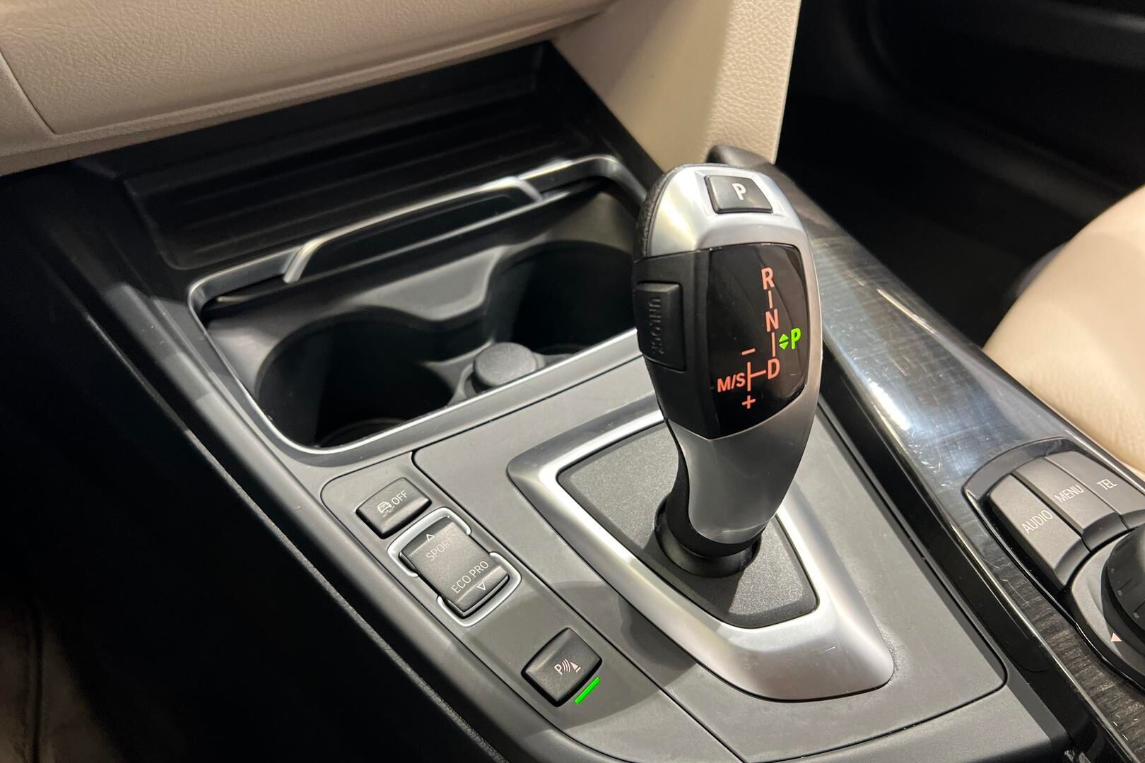BMW 3-SARJA iso kuva 18